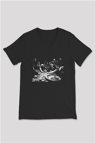 Kumarbaz Siyah Unisex V Yaka Tişört T-Shirt