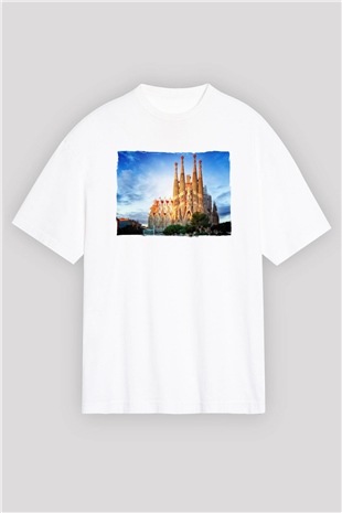 La Sagrada Familia Beyaz Oversize Tişört Oversize T-shirt - TişörtFabrikası