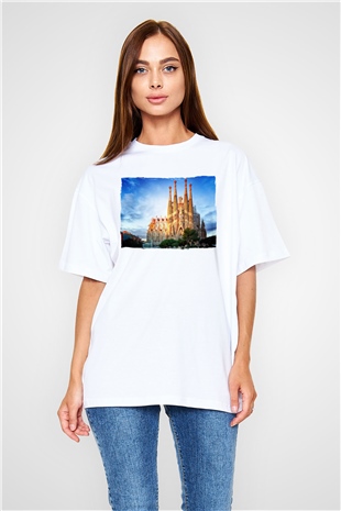La Sagrada Familia Beyaz Oversize Tişört Oversize T-shirt - TişörtFabrikası