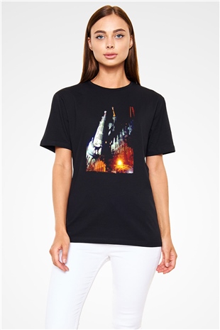 La Sagrada Familia Siyah Unisex Tişört T-Shirt - TişörtFabrikası