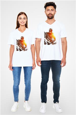 Mandolarian Baskılı Beyaz Unisex V Yaka Tişört - Tshirt