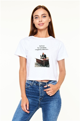 Monty Pythons Flying Circus Beyaz Croptop Tişört
