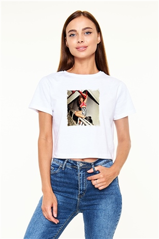 Rihanna Baskılı Beyaz Kadın Crop Top Tişört