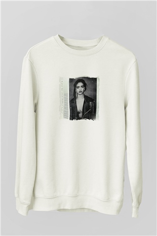 Rihanna Baskılı Unisex Beyaz Sweatshirt