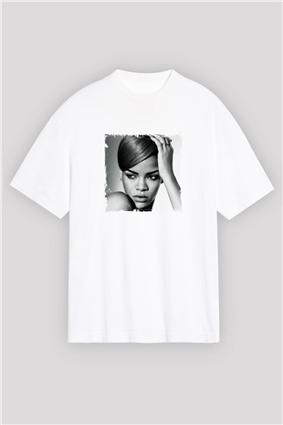 Rihanna Baskılı Oversize Beyaz Tişört