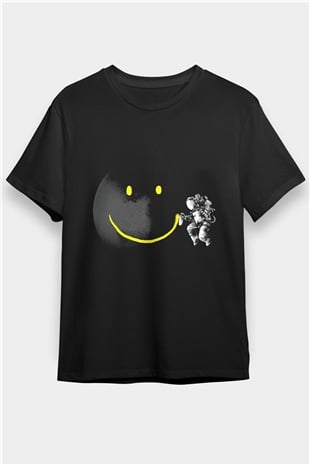 Gülen Ay ve Astronot Baskılı Unisex Siyah Tişört