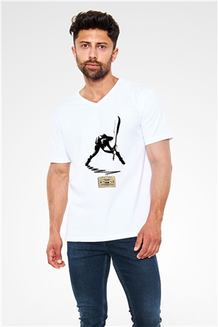 The Clash Beyaz Unisex V Yaka Tişört T-Shirt