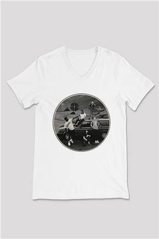 Turnstile Baskılı Beyaz Unisex V Yaka Tişört - Tshirt