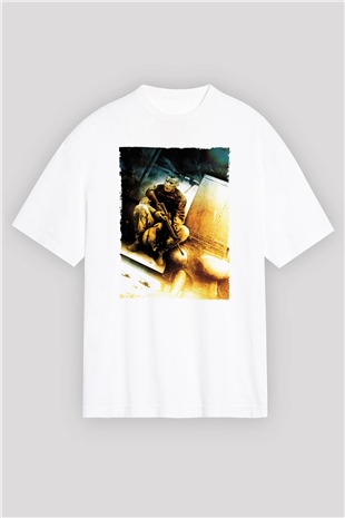 Unisex Kara Şahin Düştü - Black Hawk Down Baskılı Beyaz Oversize Tişört