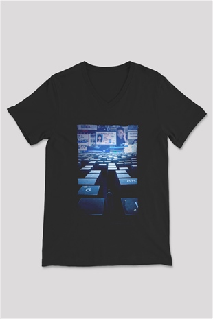Unisex Kayıp Aranıyor (Searching) Baskılı Siyah V Yaka Tshirt