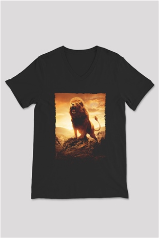 Unisex Narnia Günlükleri Aslan, Cadı ve Dolap (The Chronicles of Narnia The Lion, the Witch and the Wardrobe) Baskılı Siyah V Yaka Tshirt