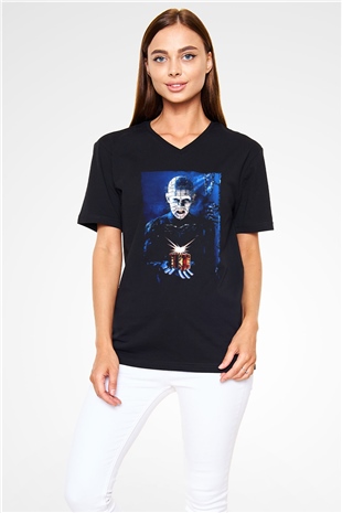 Unisex Şeytan Pusuda Bekliyor (Hellraiser) Baskılı Siyah V Yaka Tshirt