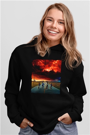 Unisex Stranger Things Baskılı Siyah Kapüşonlu Sweatshirt