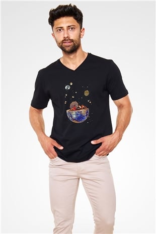 Uzayda Güneşlenmek Baskılı Unisex Siyah  V Yaka Tişört