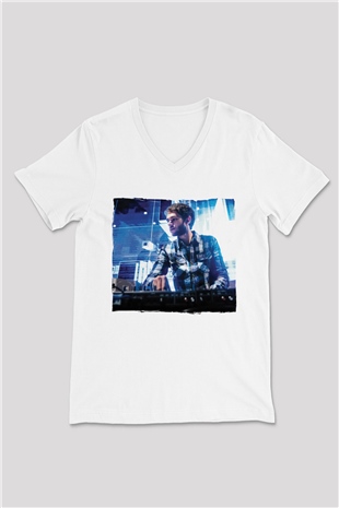 Zedd Beyaz Unisex V Yaka Tişört