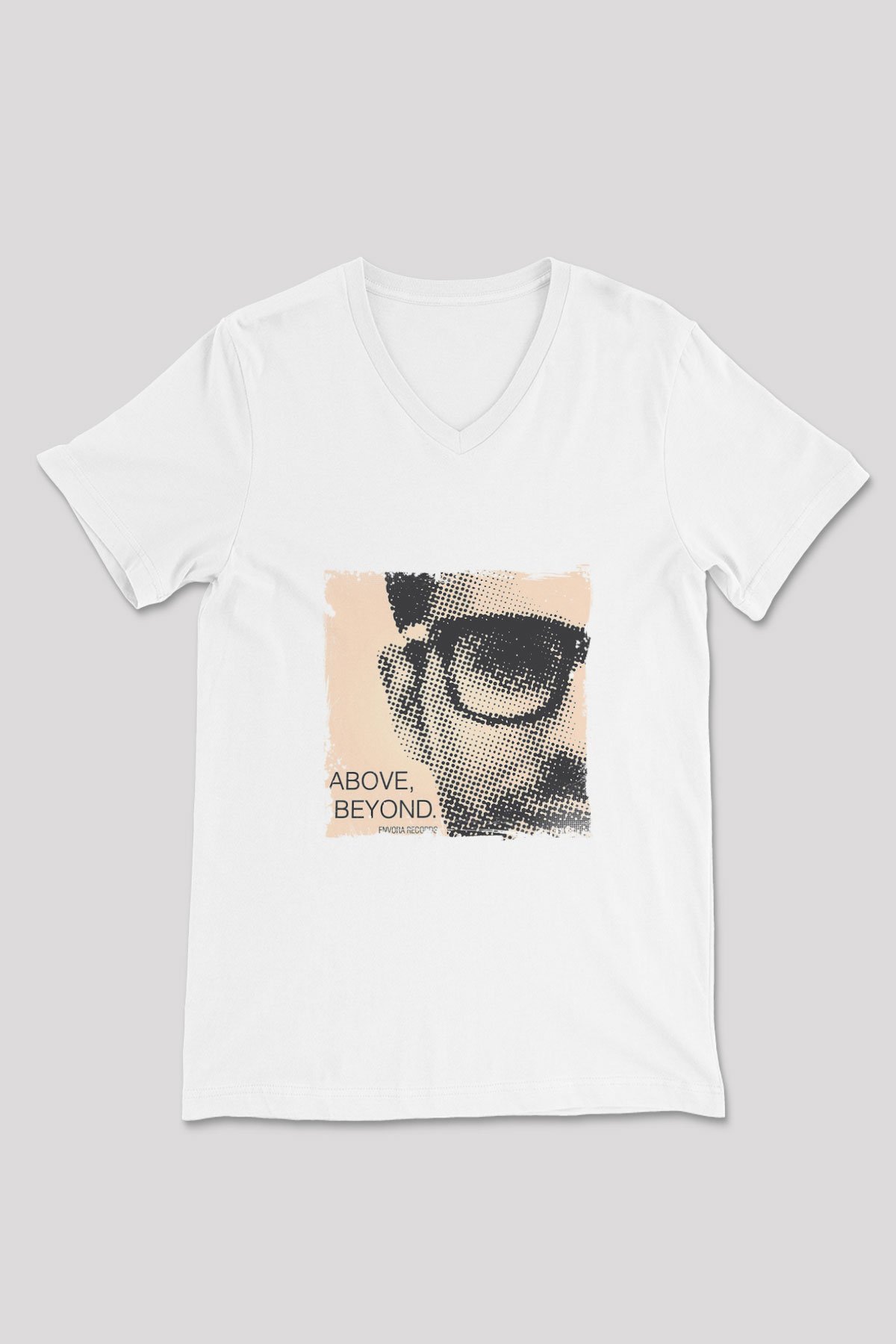 Above and Beyond Baskılı Beyaz V Yaka Unisex Tişört