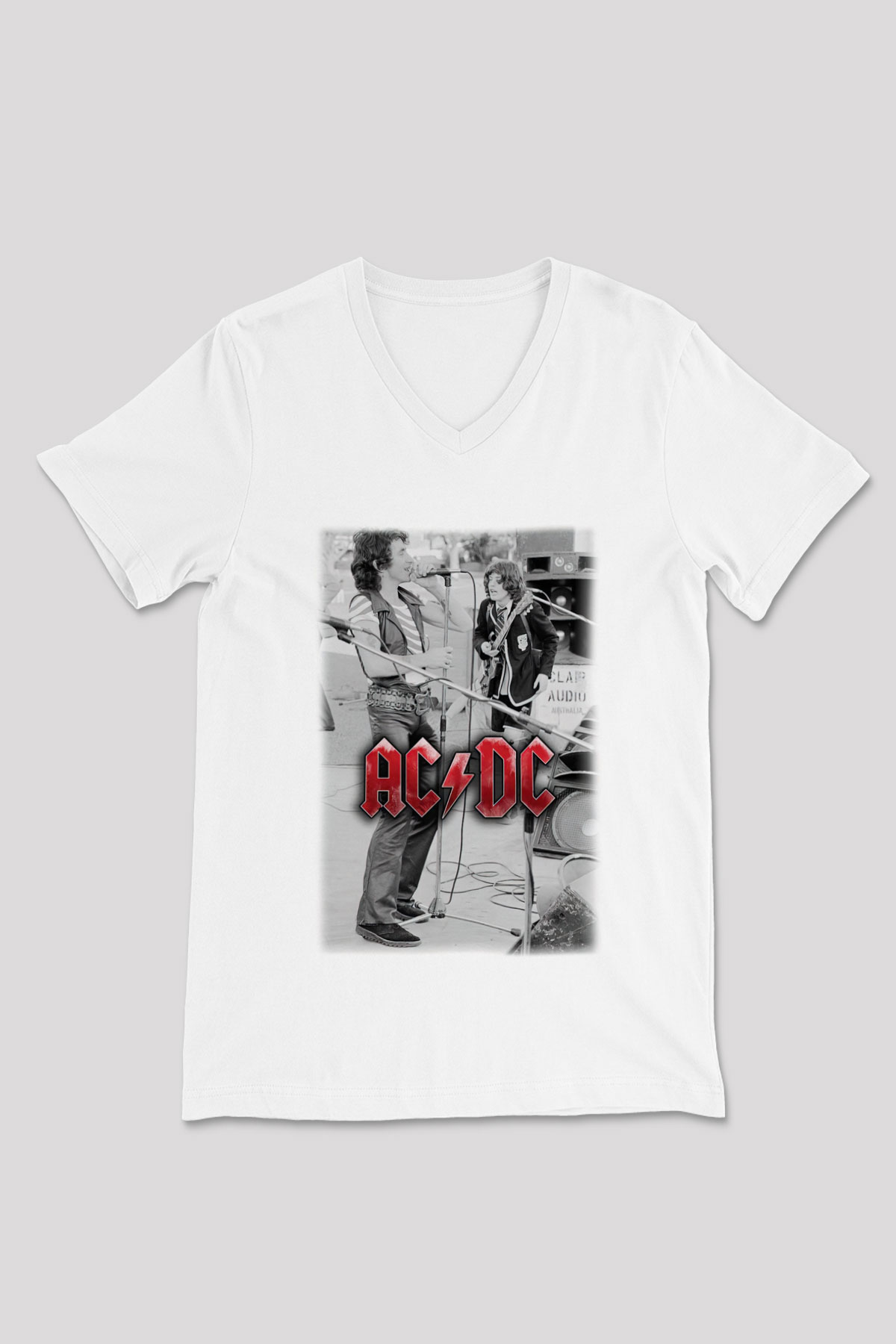 AC DC Brian Johnson Angus Young Beyaz Unisex V Yaka Tişört T-Shirt