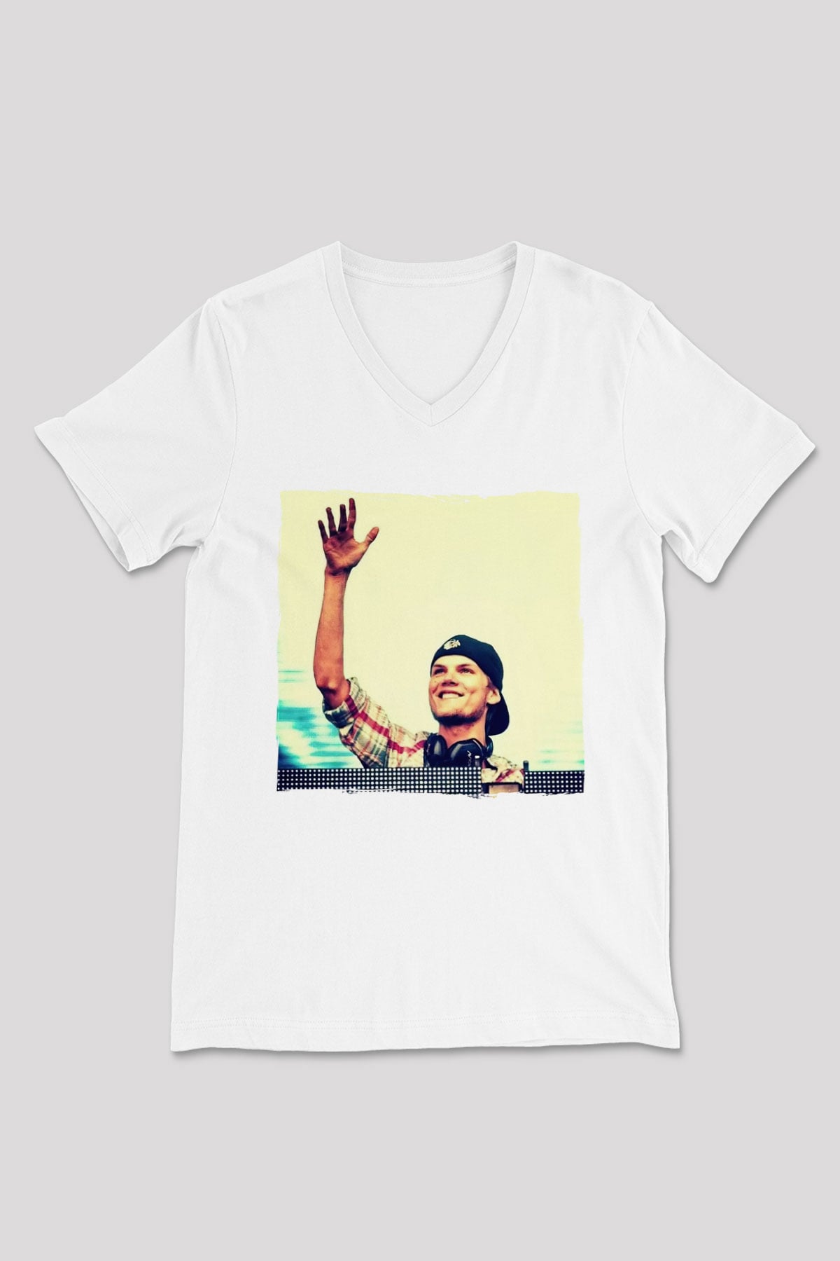 Avicii Beyaz Unisex V Yaka Tişört