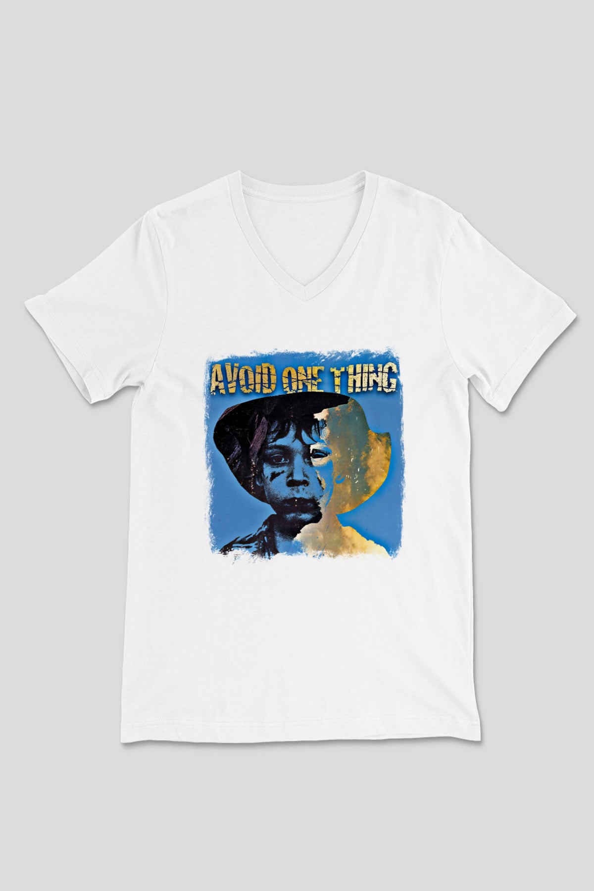 Avoid One Thing Baskılı Unisex Beyaz V Yaka Tişört