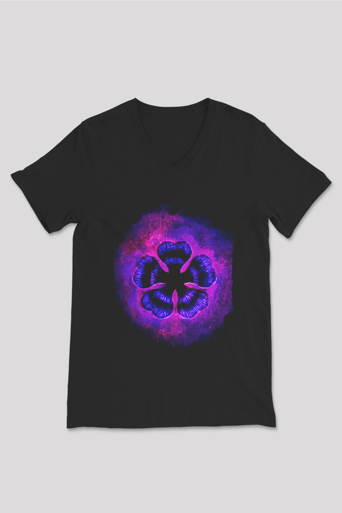 Black Clover Baskılı Unisex Siyah V Yaka Tişört - Tshirt