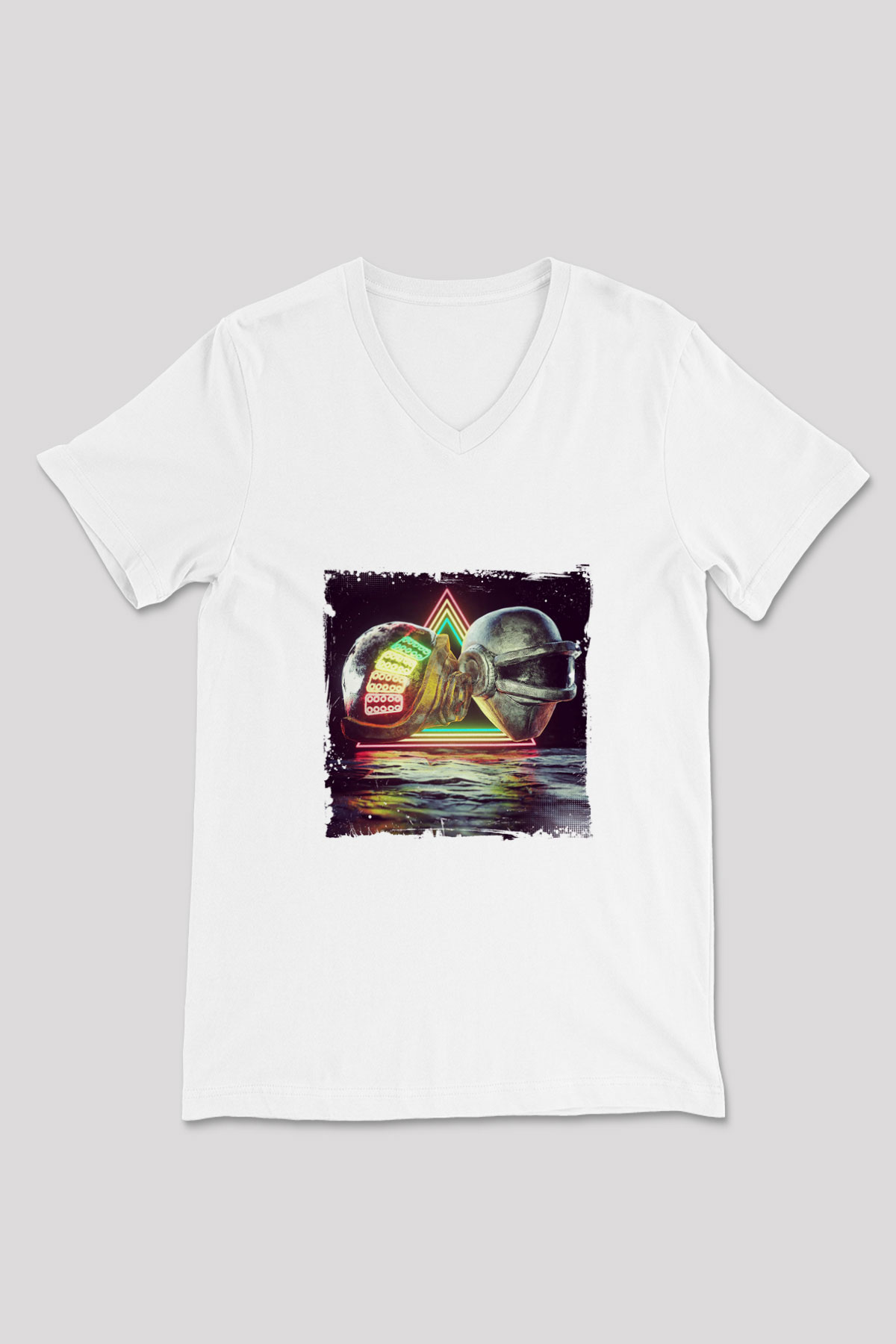 Daft Punk Baskılı Beyaz V Yaka Unisex Tişört