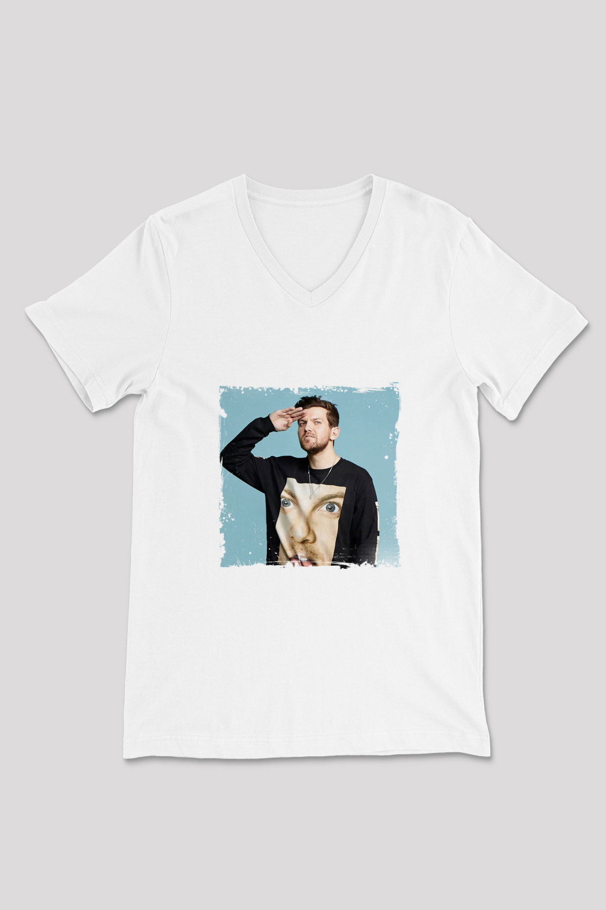Dillon Francis Baskılı Beyaz V Yaka Unisex Tişört