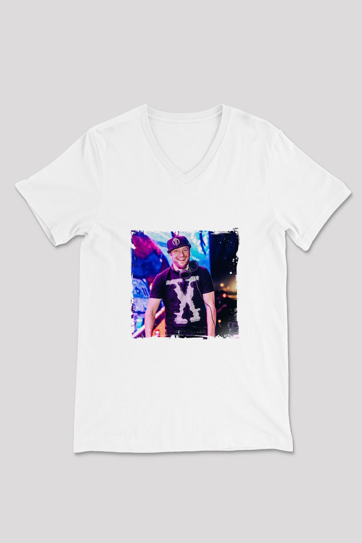 Excision Baskılı Beyaz V Yaka Unisex Tişört