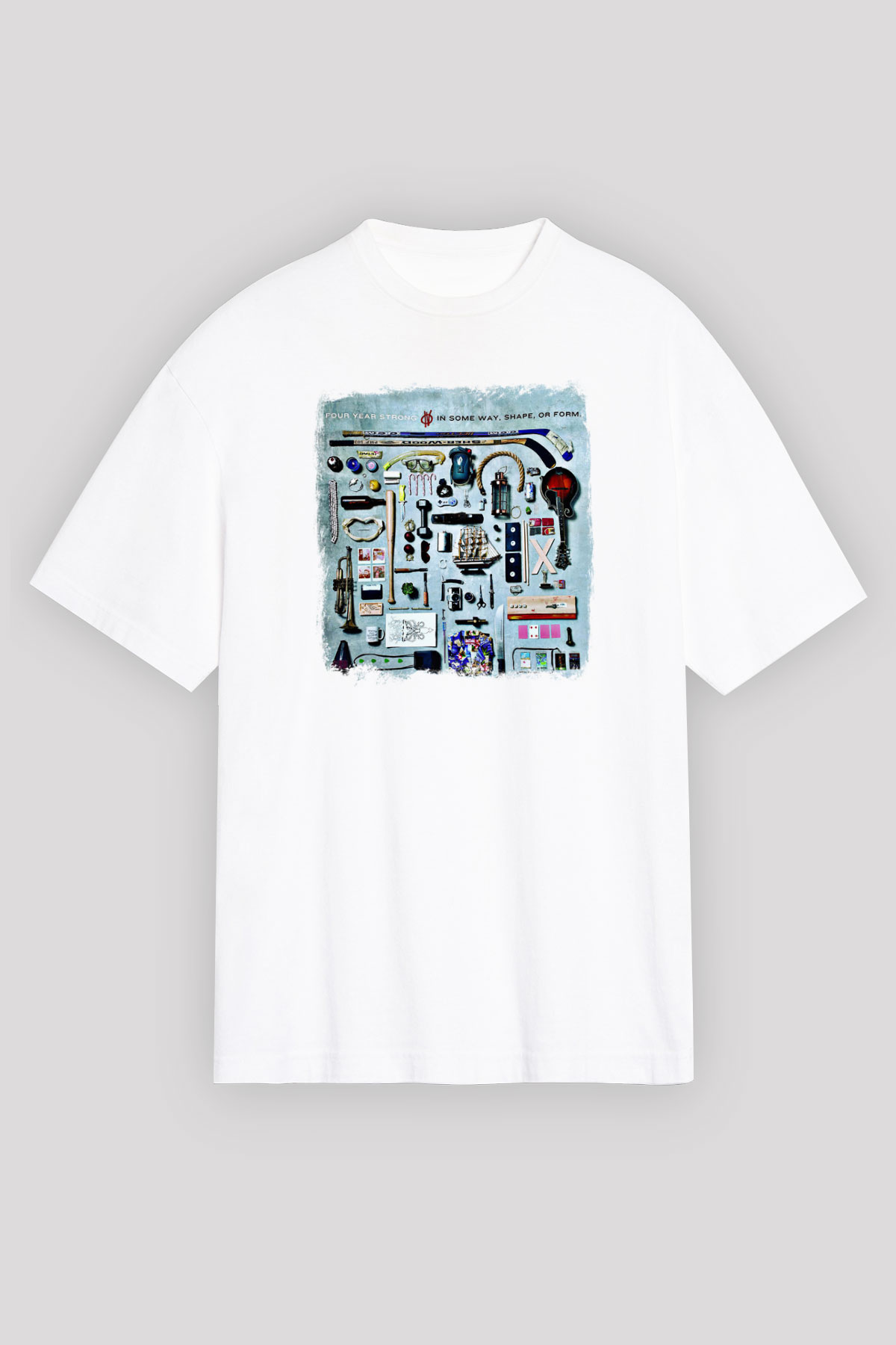 Four Year Strong Baskılı Unisex Beyaz Oversize Tişört