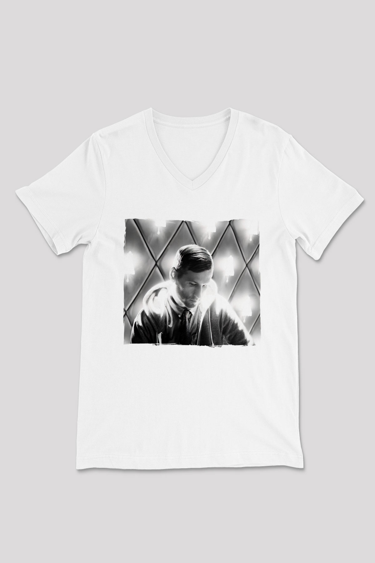 Kaskade Beyaz Unisex V Yaka Tişört