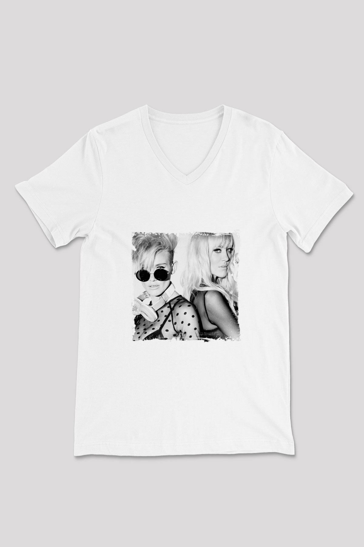 Nervo Baskılı Beyaz V Yaka Unisex Tişört