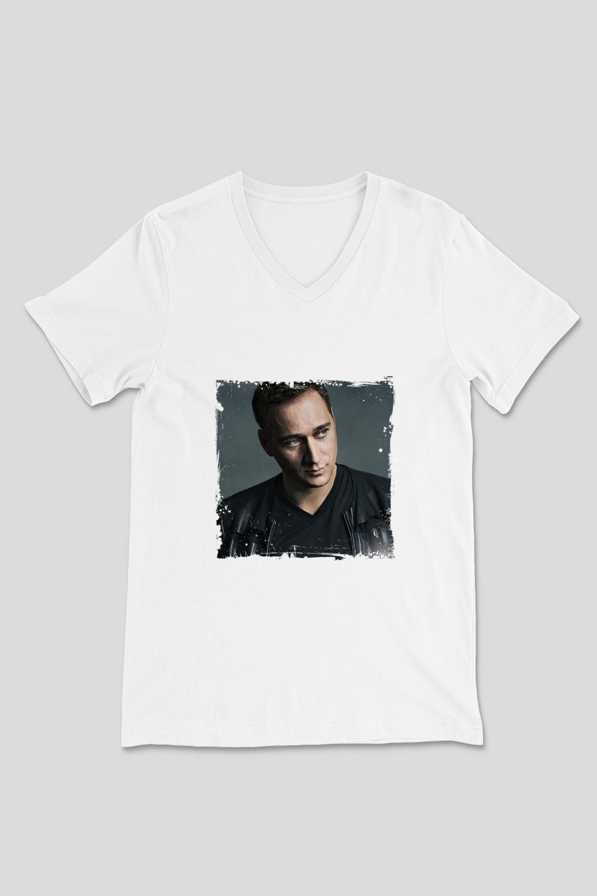 Paul Van Dyk Baskılı Beyaz V Yaka Unisex Tişört