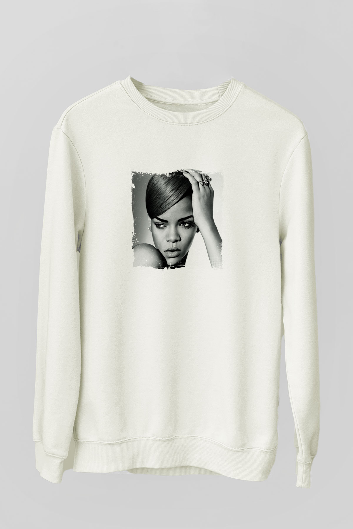 Rihanna Baskılı Unisex Beyaz Sweatshirt
