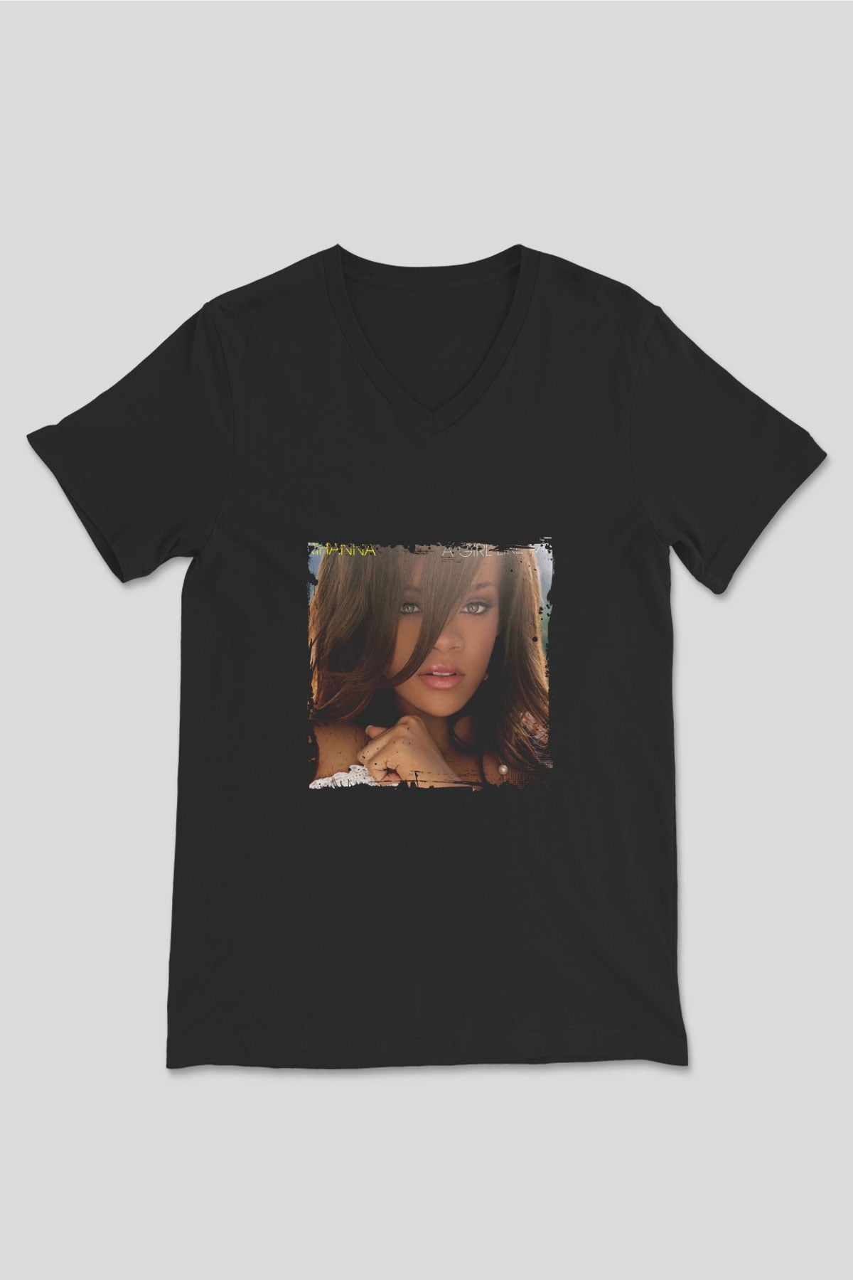 Rihanna Baskılı Unisex Siyah V Yaka Tişört