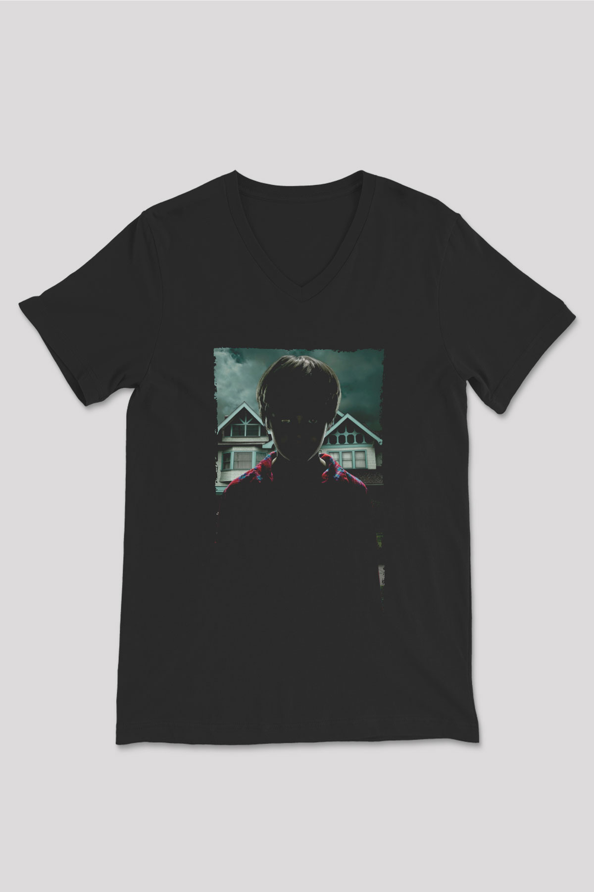 Unisex Ruhlar Bölgesi (Insidious) Baskılı Siyah V Yaka Tişört