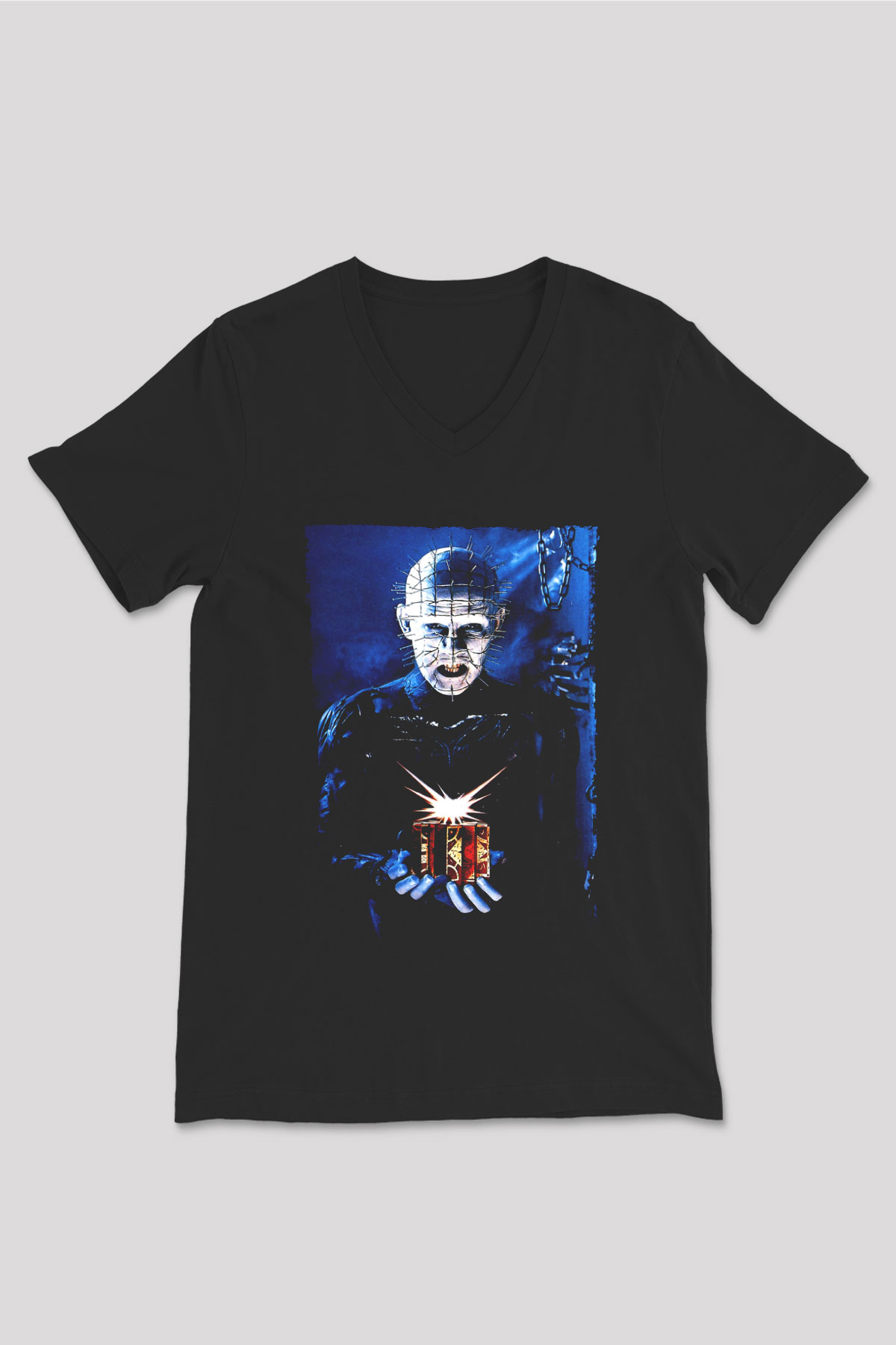 Unisex Şeytan Pusuda Bekliyor (Hellraiser) Baskılı Siyah V Yaka Tshirt
