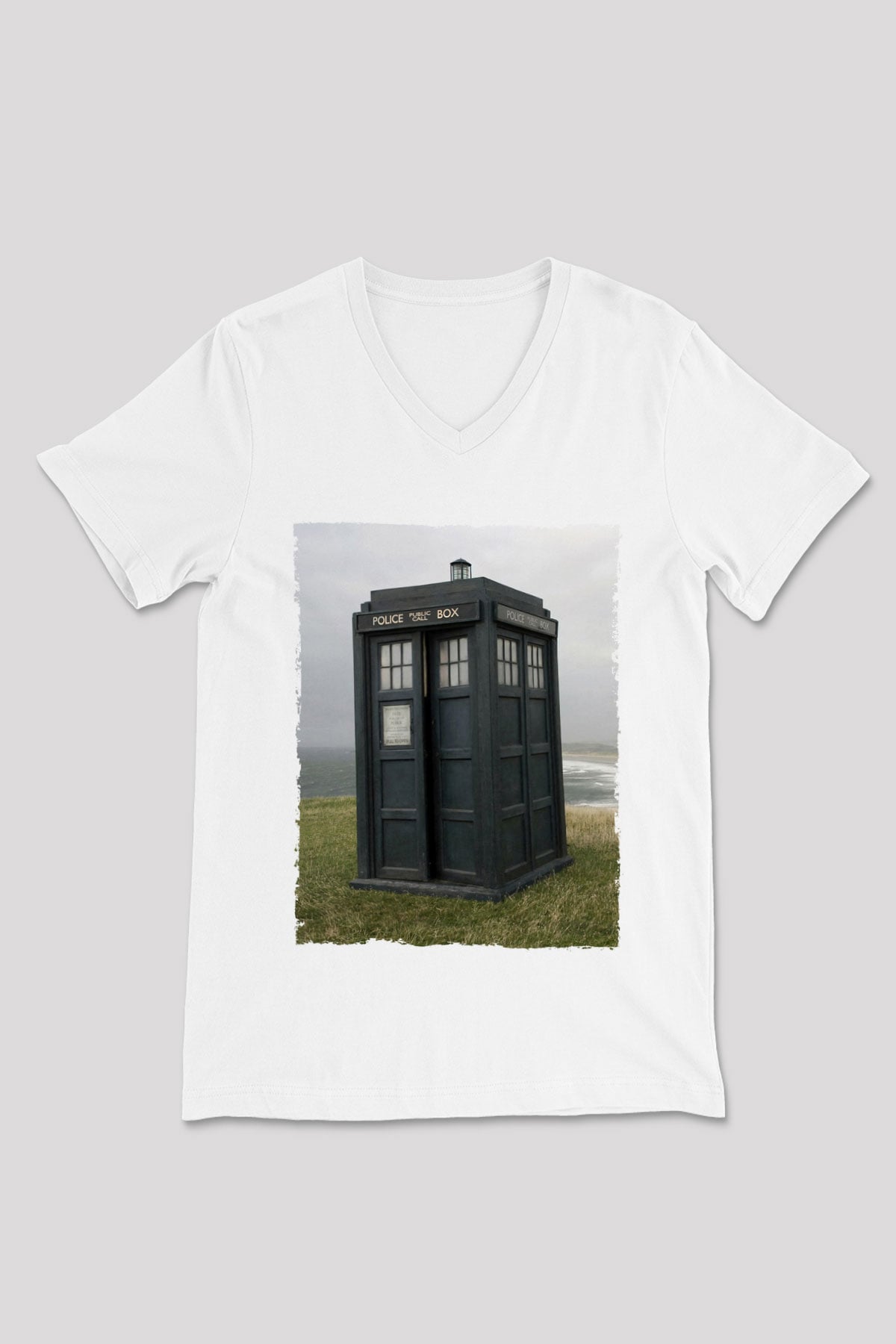 Unisex Tardis - Doctor Who Baskılı Beyaz V Yaka Tshirt