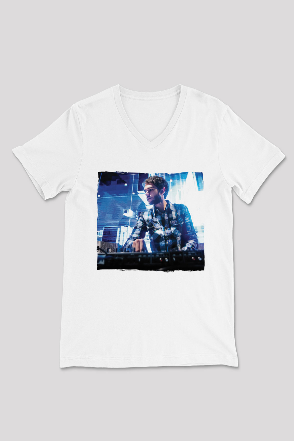 Zedd Beyaz Unisex V Yaka Tişört