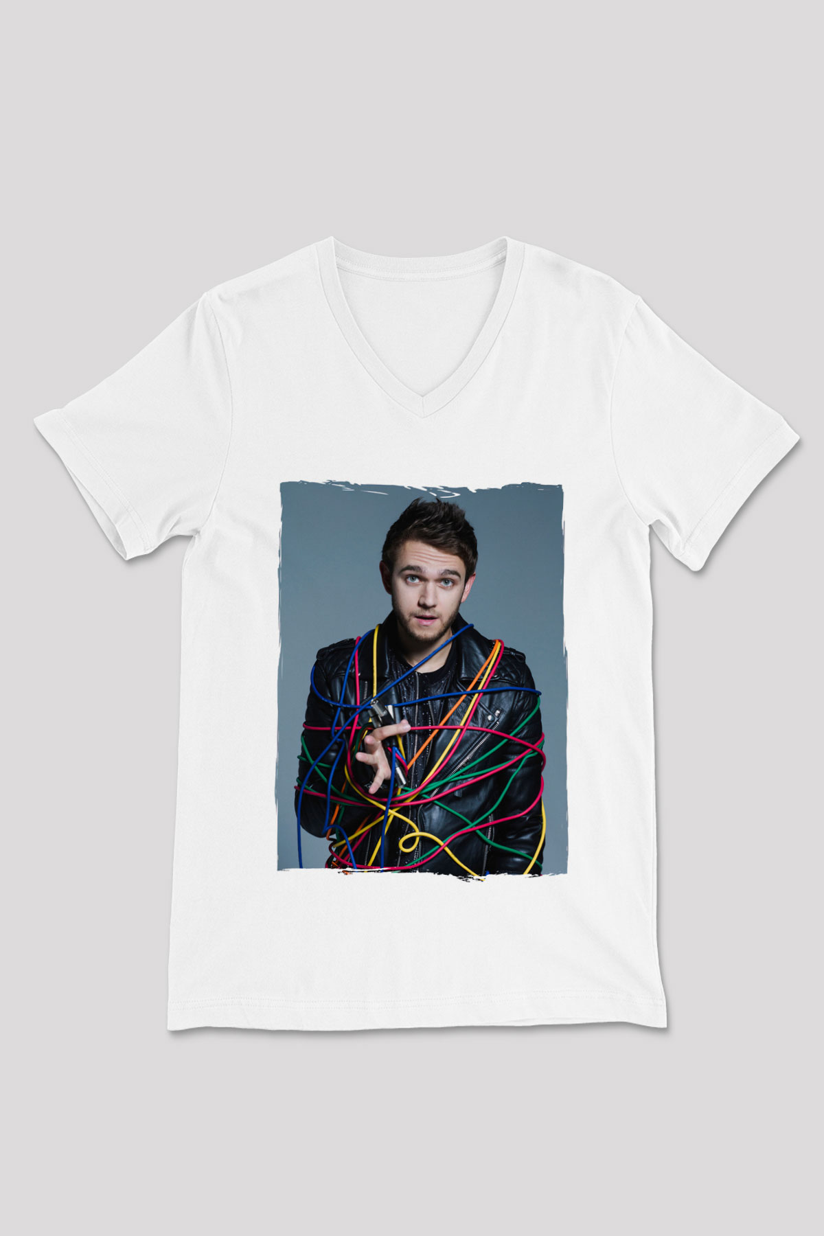Zedd Beyaz Unisex V Yaka Tişört
