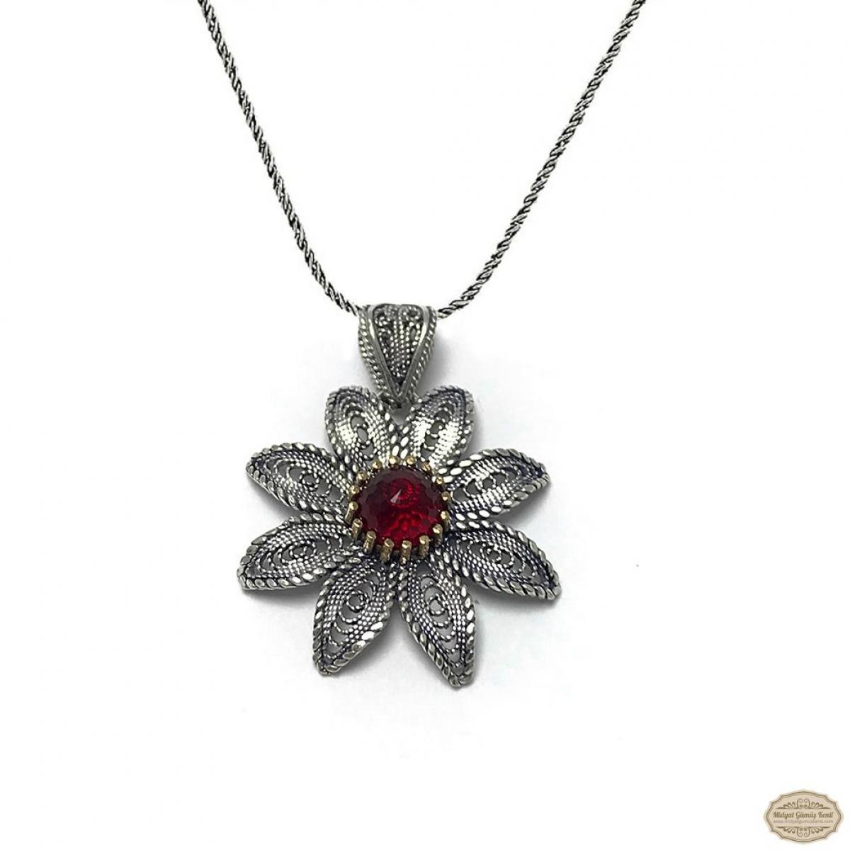Yakut Taşlı Çiçek Model Oksitli Telkari Gümüş Kolye
