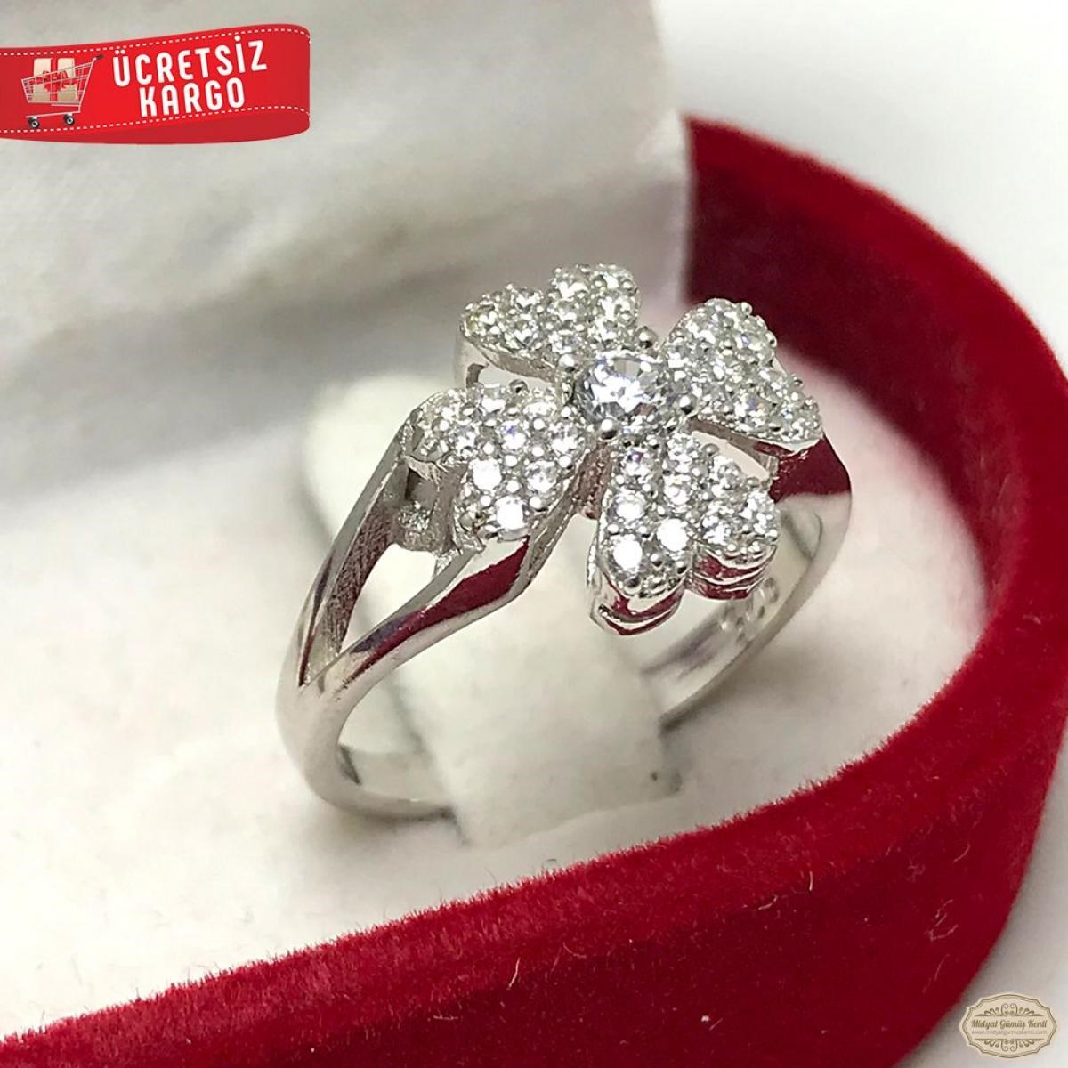 Zirkon Taşlı Yonca Model 925 Ayar Gümüş Yüzük