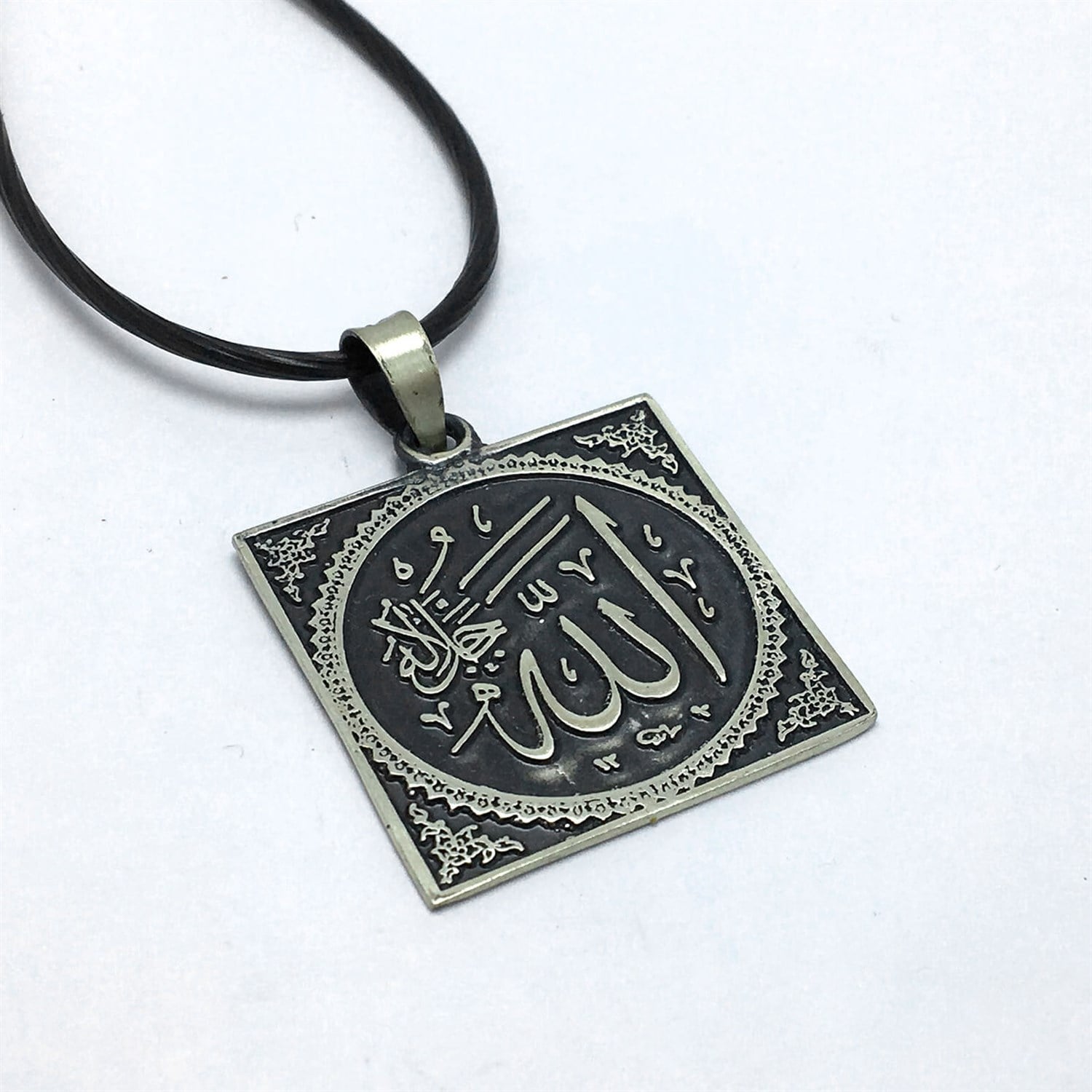Allah Yazılı 925 Ayar Gümüş Cevşen Kolye