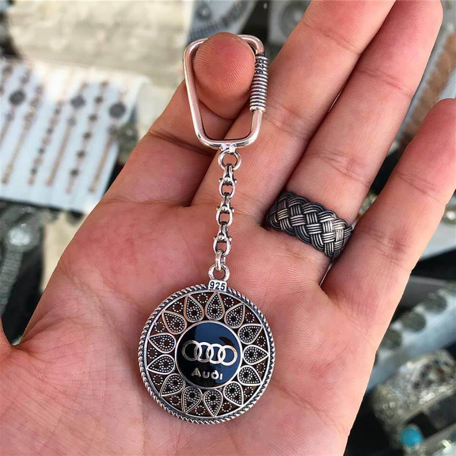 Audi işlemeli Damla model 925 Ayar Telkari Gümüş Anahtarlık