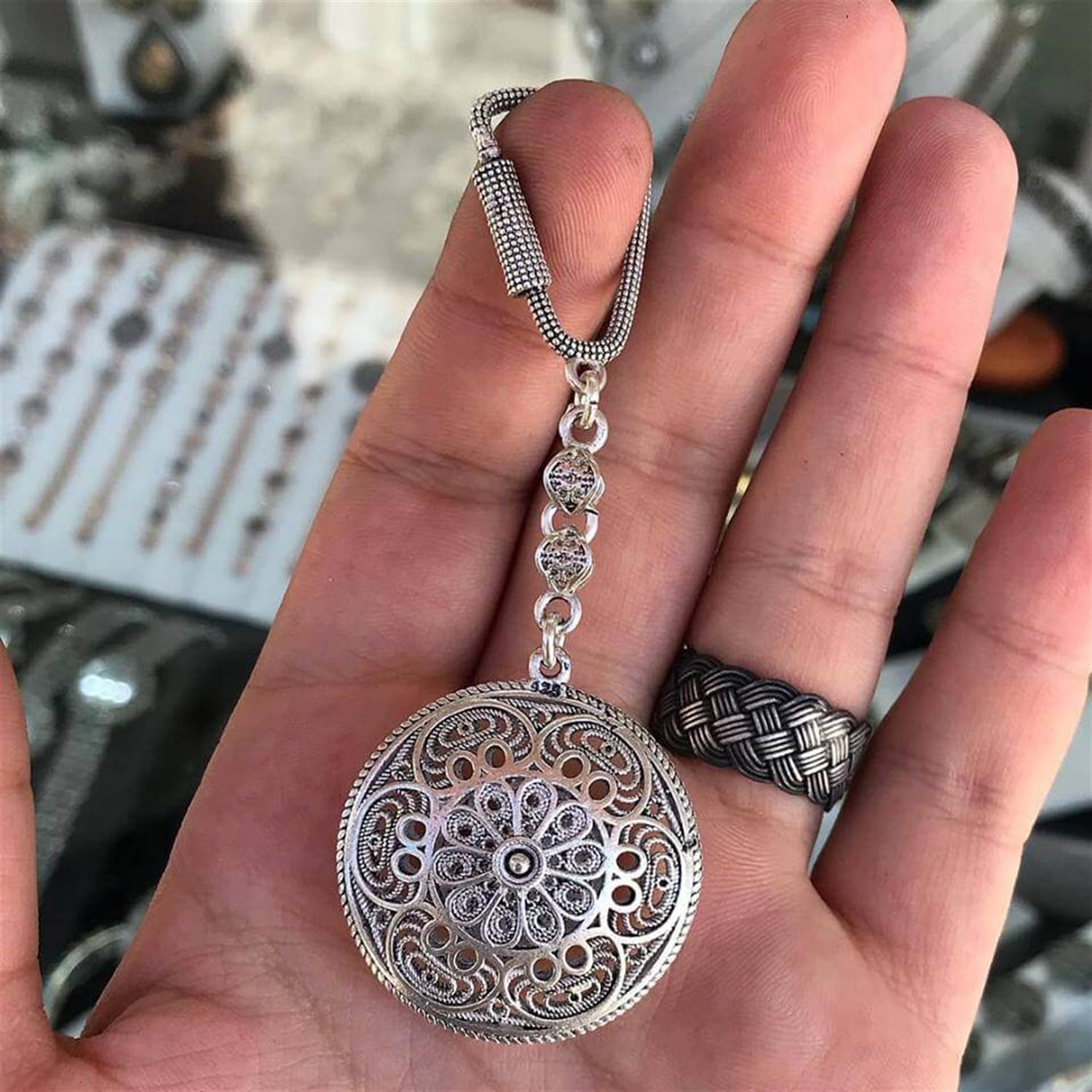 Bombeli işleme 925 Ayar Telkari Gümüş Anahtarlık
