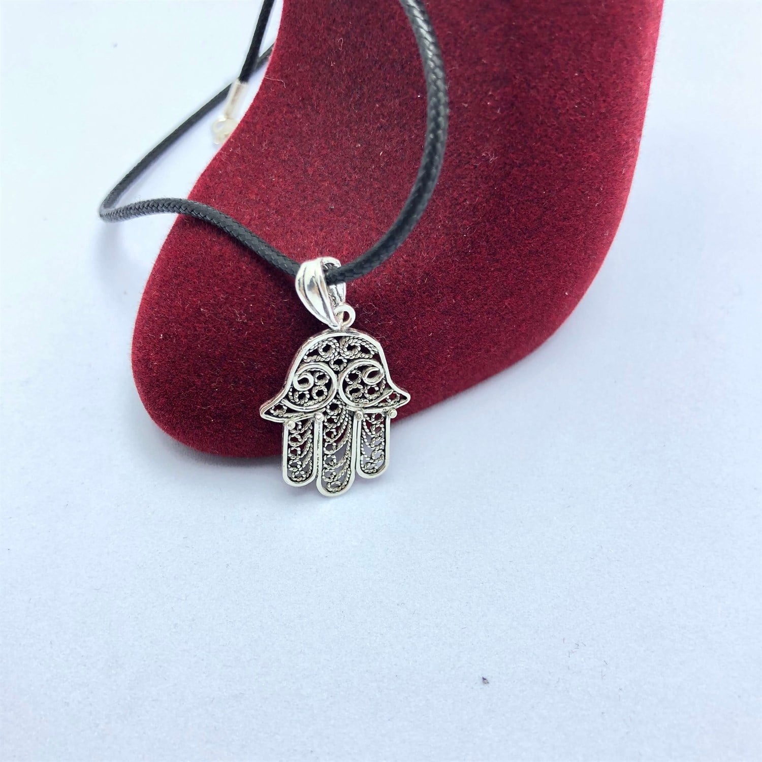 Fatma Ana Eli Gümüş Bayan Kolye