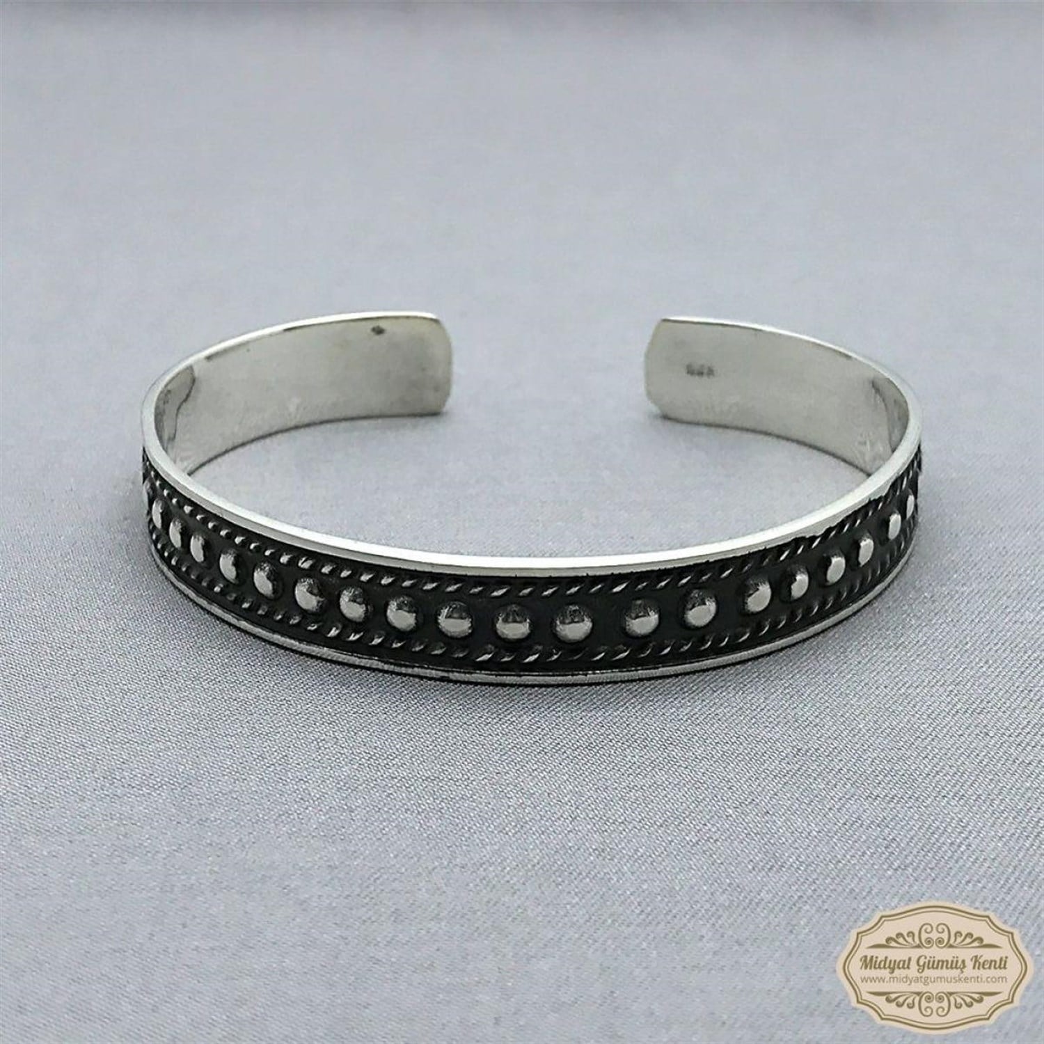 Nokta Oksitli Model 925 Ayar Her Bileğe Uyumlu Gümüş Erkek Bileklik