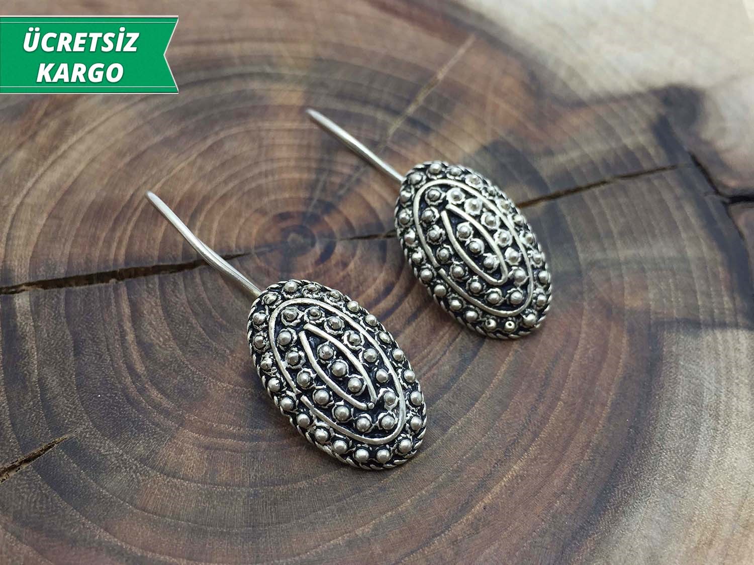 Oval Model Otantik Gümüş Bayan Küpe