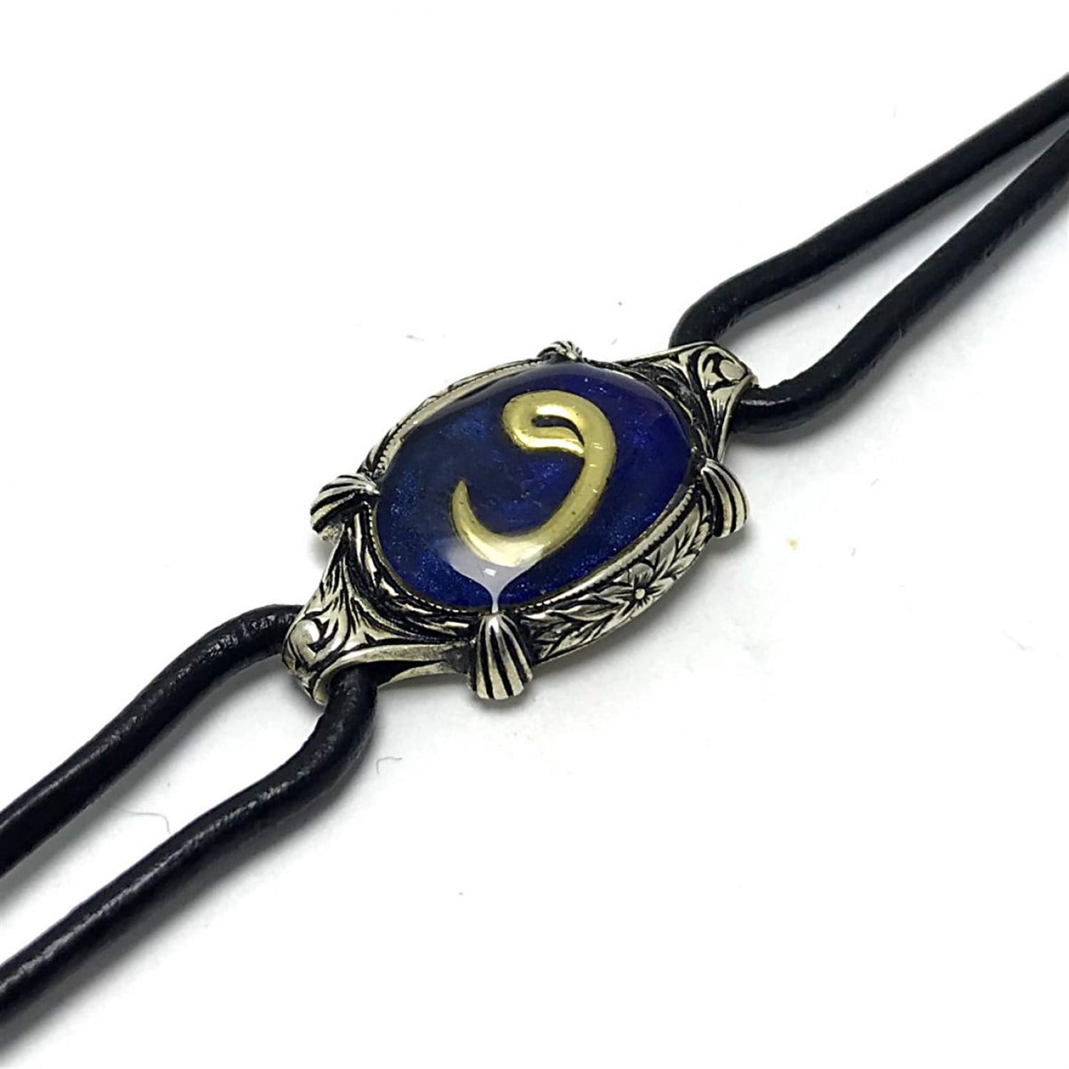 Vav işlemeli Mavi Mineli Deri Kordonlu Erkek Gümüş Bileklik 