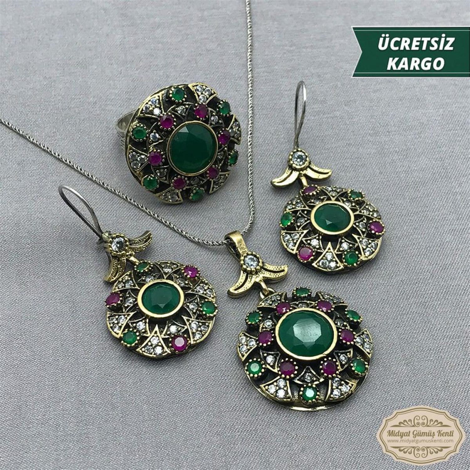 Zümrüt Taşlı Sırataş Model 925 Ayar Bayan Otantik Gümüş Üçlü Set