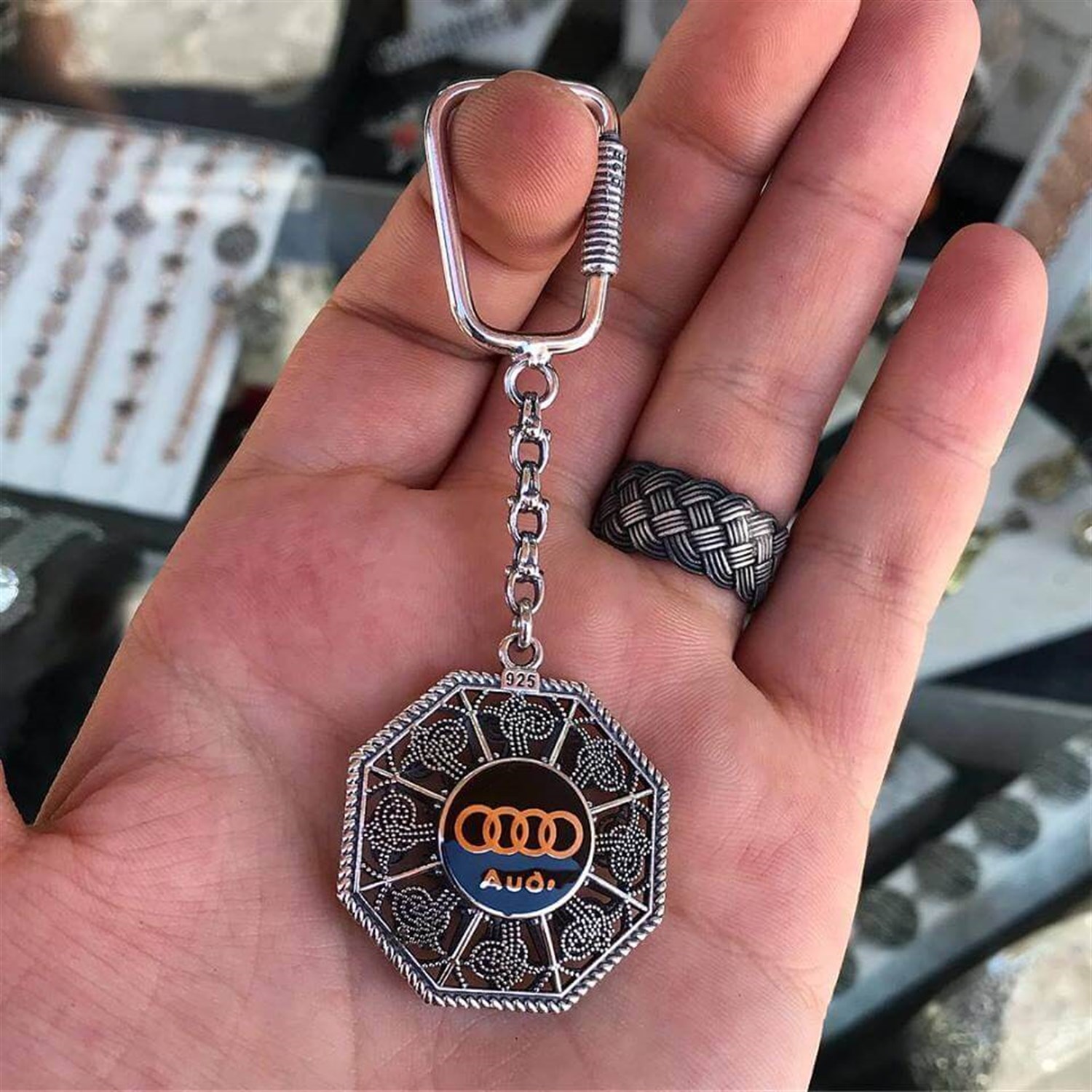 Audi ve Tuğra İşlemeli 925 Ayar Telkari Gümüş Anahtarlık