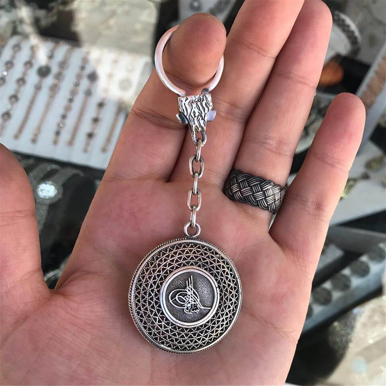 Besmele-i Şerif Tuğralı Ağ Model 925 Ayar Telkari Gümüş Anahtarlık